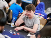 Denis Strebkov segue fazendo bonito no WCOOP 2023