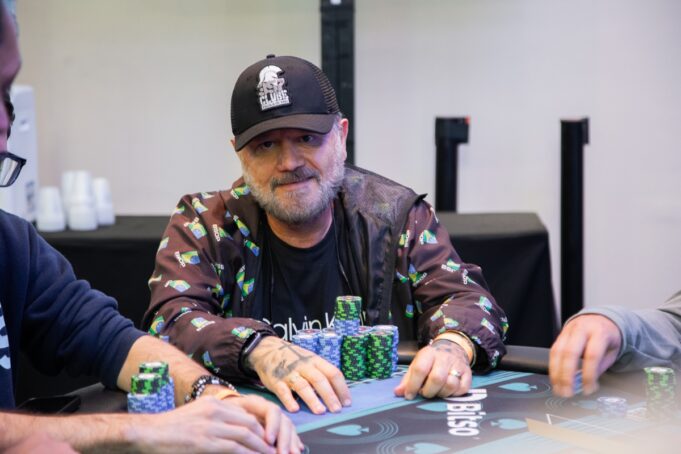 André Luiz Scaff vai para a decisão na ponta do chip count