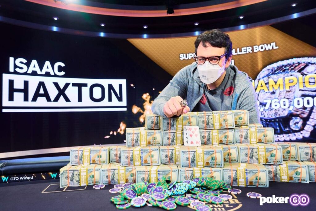 Isaac Haxton fez miséria no circuito ao vivo em 2023 (Foto: PokerGO)