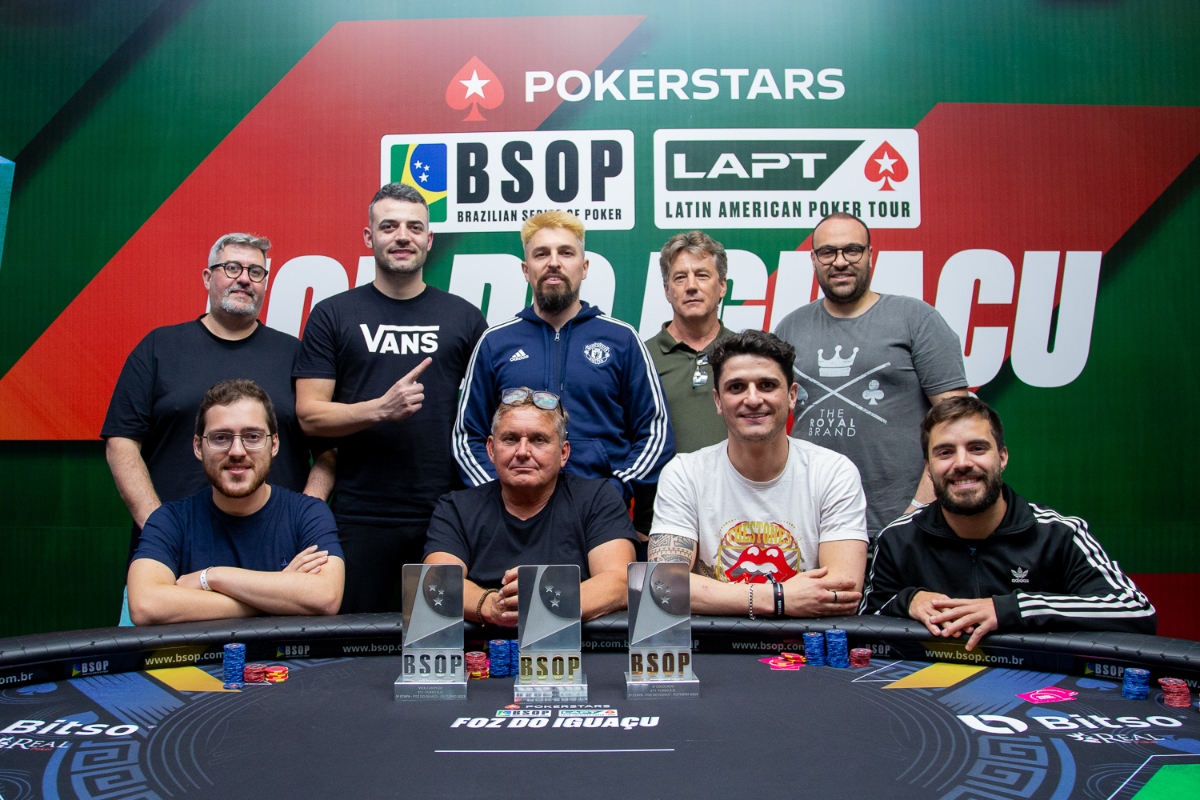 Mesa final do Turbo KO do BSOP Foz do Iguaçu