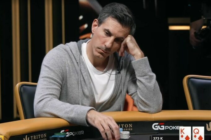 Haralabos Voulgaris largou a melhor mão na Triton Monte Carlo