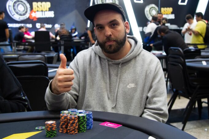 Alan Helfenstein avançou na ponta do chip count