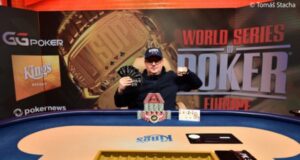 Dainius Antanaitis superou o field de 97 entradas e levou o título (Foto: WSOP)