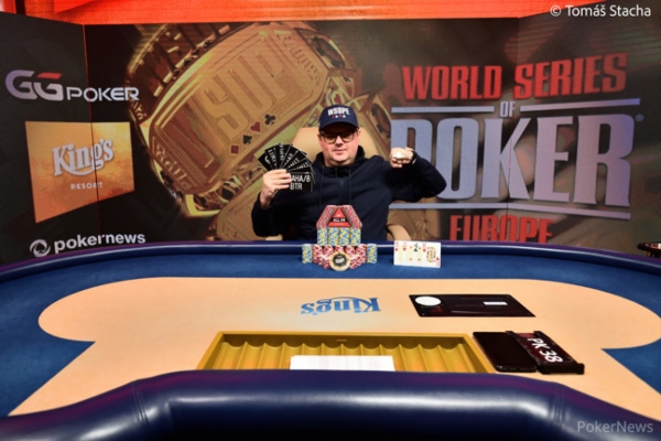 Dainius Antanaitis superou o field de 97 entradas e levou o título (Foto: WSOP)