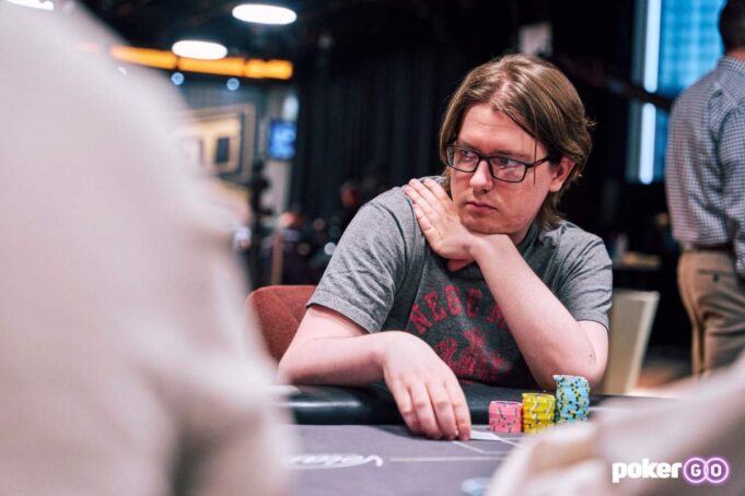 Isaac Kempton agora é um campeão do PGT Sprint (Foto: PokerGO)