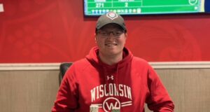 Joshua Reichard com o seu 15º anel de WSOP Circuit