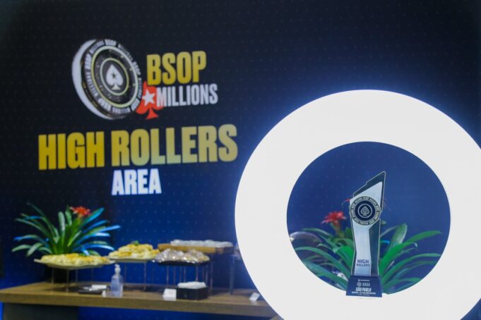 O troféu e o generoso prêmio aguardam o campeão do 2-Day High Rollers