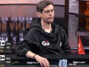 Fedor Holz pensou e largou a mão (Foto: Reprodução/Youtube @GGPoker)