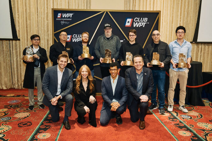 Os sete campeões receberam os troféus especiais do WPT