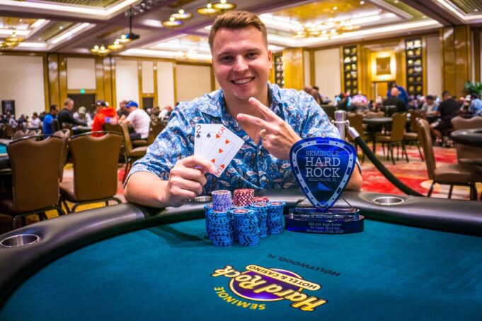 Aleksejs Ponakovs, campeão do High Roller do RRPO (Foto: Seminole Hard Rock)