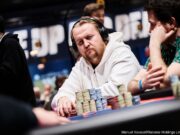 Jon Kyte passou como chip leader novamente no Main Event do EPT Praga