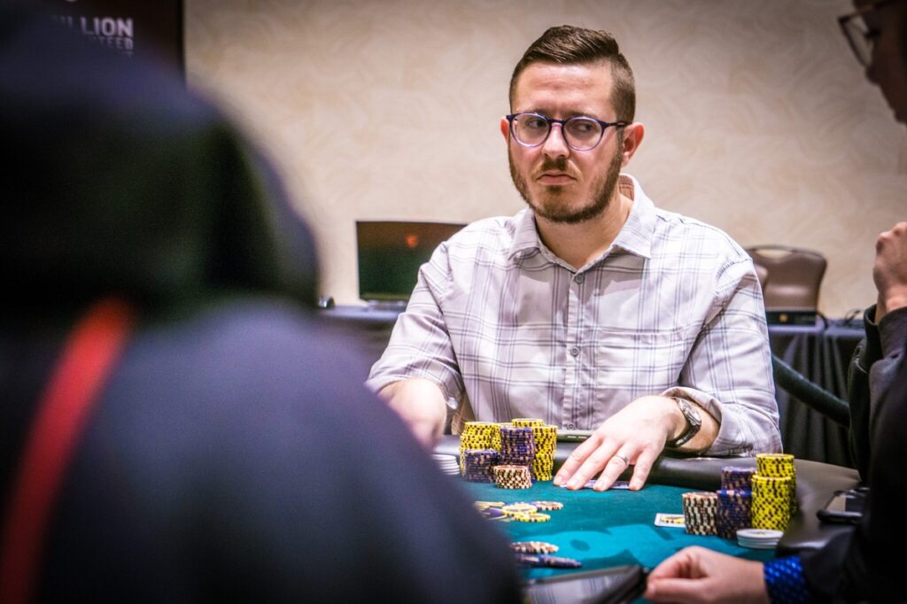 Brian Hastings chegou até a mesa final após ter menos de meio big blind (foto: Seminole Hard Rock)