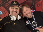 Phil Hellmuth e Chad Holloway reunidos em um evento (Foto: Reprodução/X @phil_hellmuth)