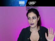 Vivi Saliba não cedeu o bounty no all in quádruplo (Foto: Reprodução/YouTube @888poker)