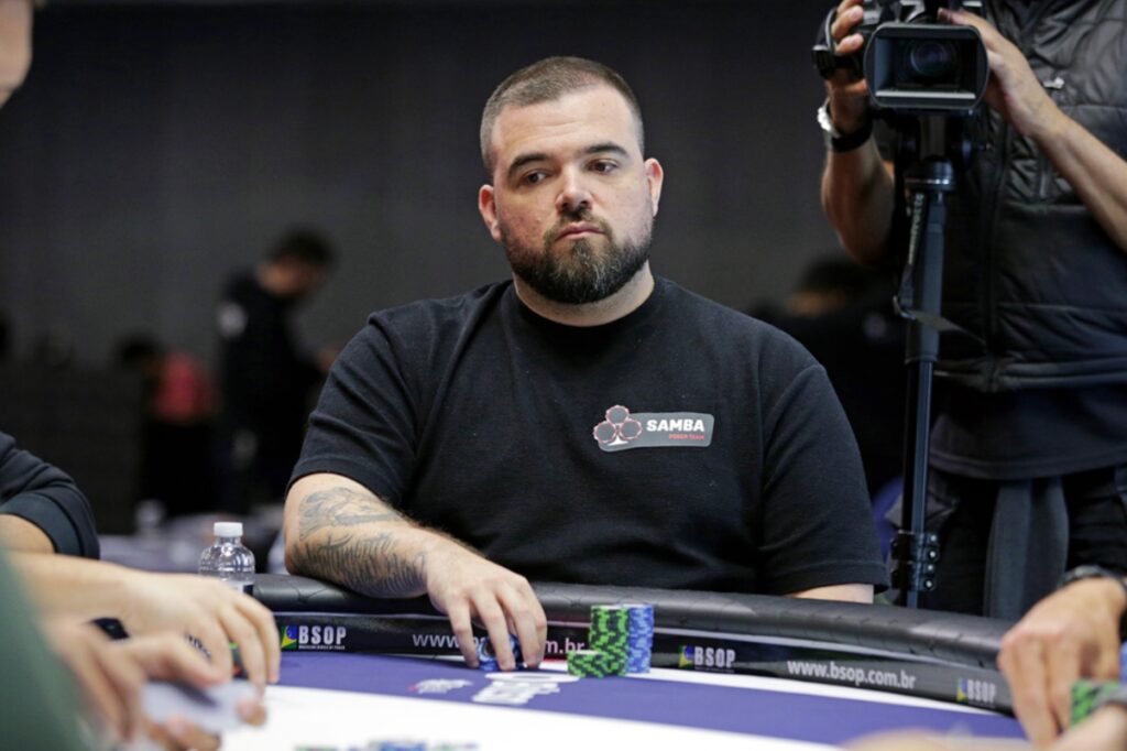 Pedro Padilha está entre os dez melhores do mundo do poker online