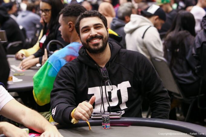 Caio Brás fez bonito na sexta-feira (9) de PokerStars