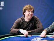 Chris Brewer aparece na frente na briga pelo Super High Roller