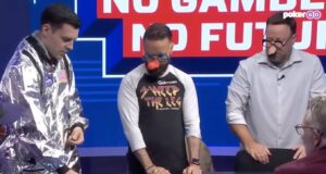 Stand Up Game sendo jogado por Kevin Martin e Daniel Negreanu (Reprodução/Youtube PokerGO)