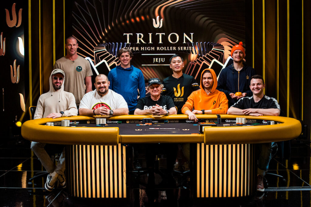 Mesa Final do Main Event da Triton Super High Roller Jeju (foto: Joe Giron / Triton Poker)