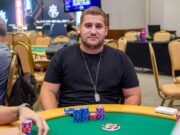 Pedro Cassar, chip leader do Dia 1B do Monster Stack