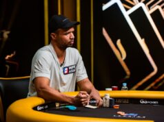 Phil Ivey acumulou um belo stack no Dia 1 (Foto: Triton Poker)