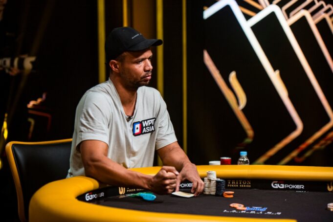 Phil Ivey acumulou um belo stack no Dia 1 (Foto: Triton Poker)