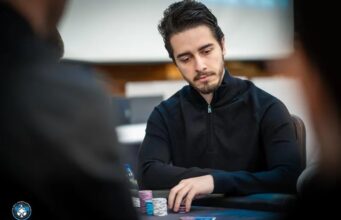 Felipe Ketzer tem uma bela pilha no Main Event da Merit Carmen Series (Foto: Merit Poker)