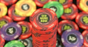 Fichas de poker personalizadas dão um toque extra ao jogo