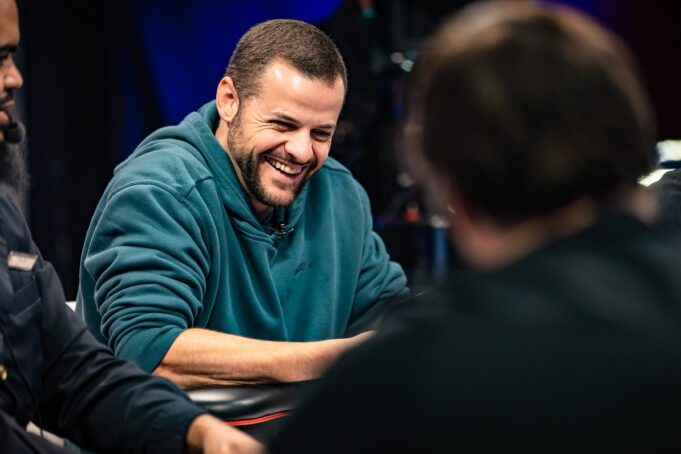 Henrique Zanetti caiu contra o AA de oponente alemão (foto: WPT)