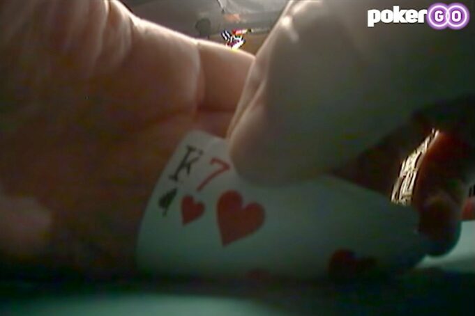 Hole card cam capturou blefe histórico de Chris Moneymaker (Reprodução/Youtube PokerGO)