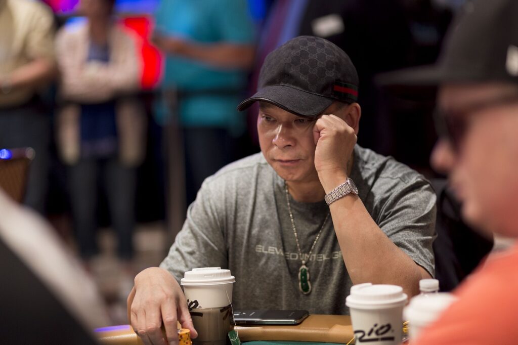 Johnny Chan foi eliminado pelo brasileiro na mesa final