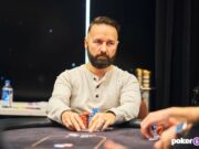 Daniel Negreanu tem o maior stack da decisão