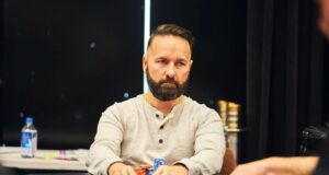 Daniel Negreanu tem o maior stack da decisão